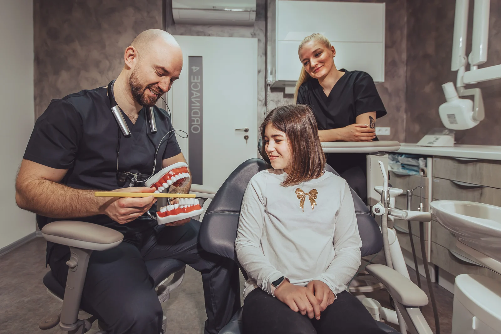 Práce v Dental Bros — imb-5732
