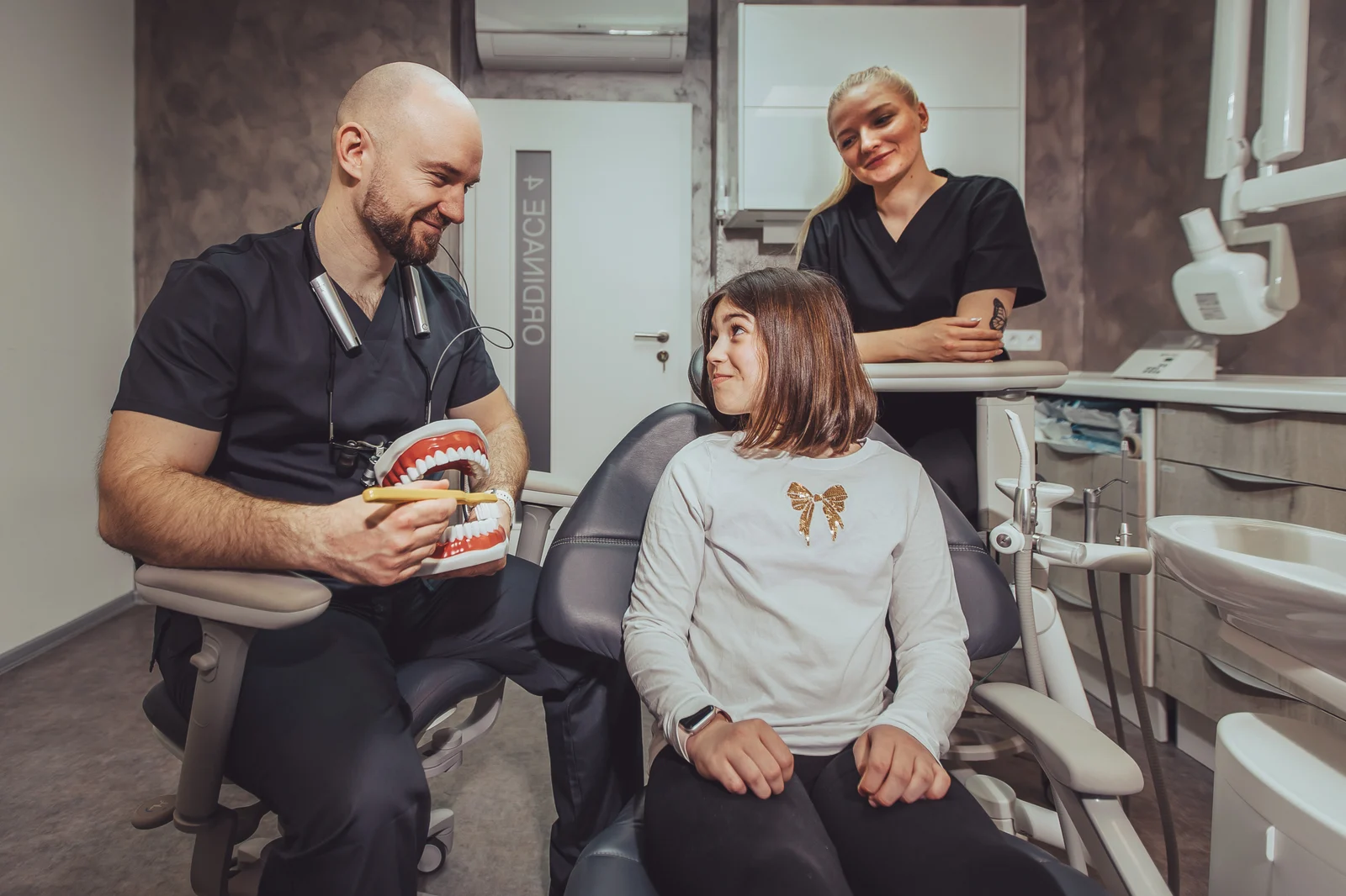 Práce v Dental Bros — imb-5736